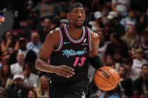 媒体人:数50个可能打破科比81分纪录的球员 我都数不到阿德巴约