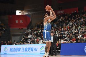 险些犯大错!劳森砍19分18板8助4断2帽 最后持球违例送对方机会