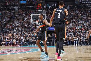 福克斯:绿军今天的防守不常见 他们让文班在低位持球 我们作掩护