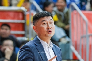 媒体人:广东男篮完全配不上胜利 在指挥端出现了极大的问题