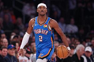 20+追平张伯伦稳了!亚历山大半场9中8高效砍下17分6板7助