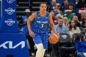 横冲直撞!贝恩首节各种冲筐 出战9分钟&5中4拿到8分2板2助