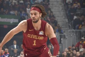 复出在即?队记:骑士将斯特鲁斯下放至G联盟克利夫兰剑客队