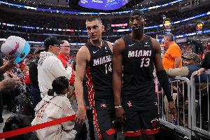 帕森斯:NBA有30-40人比阿德巴约更有可能砍83分 比如希罗