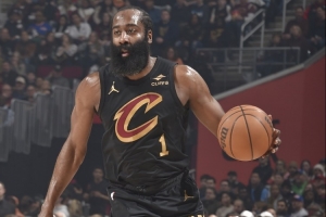 哈登:我们在禁区没给魔术任何抵抗 魔术篮下命中率高得离谱