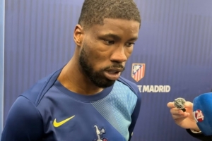 热刺后卫丹索谈金斯基:尊重主帅换人决定,相信他一定会走出来的