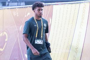 记者:曼联仍对切尔西中场桑托斯感兴趣,但加纳乔交易后没再谈过