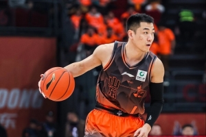 高诗岩:第二阶段会有各种困难 望球迷多包容 一起为山东篮球努力