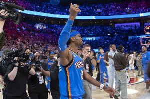 解说:约基奇足够耀眼但亚历山大更为完美 后者MVP几乎是板上钉钉