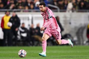 足坛历史射手榜:C罗965球居首,梅西899球第2,贝利第3独狼第4