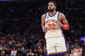 内外开花!唐斯半场9中5砍全队最高15分外加5板3助 三分5中3