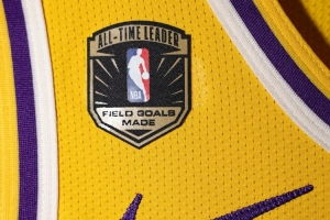 历史进球王!詹姆斯今日球衣将附带特制补丁 纪念其历史进球纪录