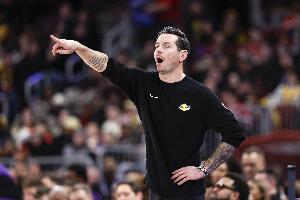 雷迪克:希望能夸一夸我们今晚防守哪里做得好 但我恐怕找不到