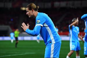 迈达纳谈抱拳作揖方式致谢球迷:这是我根据中国古典文化所学到的