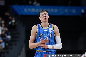 出手不多但效率高!周琦6中5拿下11分6板1断2帽