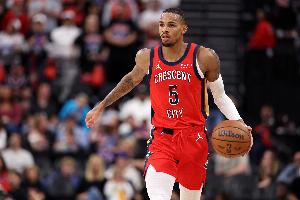 弹无虚发!德章泰·穆雷首节4投全中&三分2中2 拿到10分2板1助1断