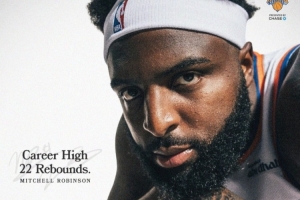 篮板痴汉!米切尔·罗宾逊抢下22个篮板生涯新高 其中9个前场篮板