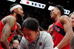 莺歌:巴恩斯的防守表现其他人做不到 他封盖杰伦·格林太疯狂了