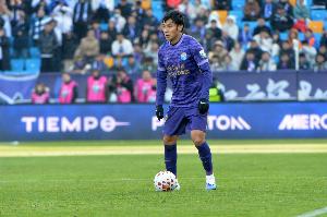 记者:吴兴涵昨天突然生病,应该进不了与深圳新鹏城比赛大名单