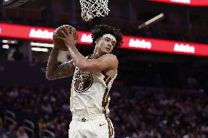 桑托斯:我正在适应出战更长的时间 我们全队每晚都在全力以赴