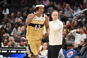 竞争白热化!奇才11连败紧追步行者 比国王少输一场稳居联盟倒三