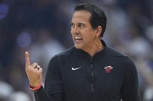 斯波:我们在防守端完全没有定下基调 不能让对手半场就砍下70分