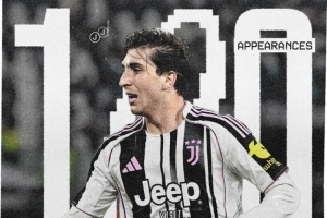 米雷蒂百场!尤文晒海报:祝贺米雷蒂代表尤文图斯出战100场比赛