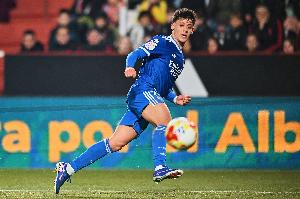 石破天惊!居莱尔距离球门68米远射破门,追平西甲历史纪录