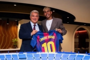 拉波尔塔谈亚马尔晒合照:我深受感动,非常感谢他