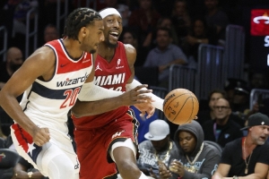 阿德巴约:要怪就怪奇才的教练 我拿30分了他们都不包夹我