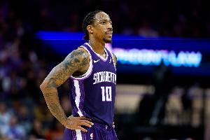 还有油!德罗赞近三战场均砍35.7分8助2断 投篮命中率68.4%