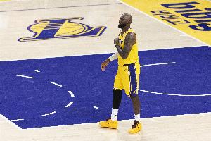 Shams:詹姆斯本人&联盟感觉他会再打一年 湖人表现影响他的未来