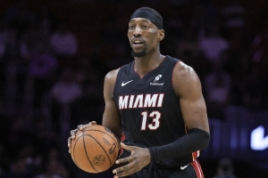 拉加·贝尔:在NBA单场得10分都很难 拿83分就更加疯狂了