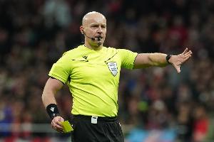 利物浦vs加拉塔萨雷次回合裁判:马齐尼亚克担任主裁