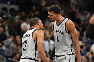 凯尔登·约翰逊:文班说50胜远远不够是对的 我们不能满足于此