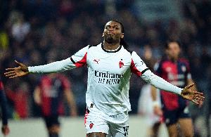 真要走?意媒:米兰不满莱奥的表现和态度,已推迟和他的续约谈判