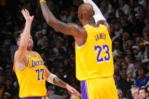 含金量十足!湖人六连胜:连赢三个首轮潜在对手+尼克斯