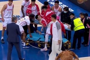 媒体人:冯熙瑞大概率是应力性骨折 康复后或摆脱烦人的慢性伤病