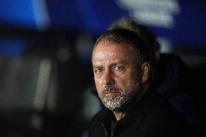 弗里克:必须找到人盯人防守的应对方式 跑位是奥尔莫的强项