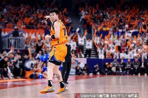 水银泻地!上海上半场轰70分 打破自己保持的本赛季半场得分纪录