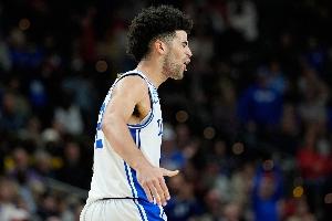 疯三首轮首日:布泽尔兄弟救蓝魔 状元热门迪班萨一轮游 冷门频发