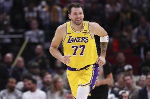 得分喝水般轻松!东契奇在多支球队都砍下过60+ 历史后卫首人