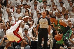 皮尔斯:就算詹姆斯今明两年再夺两冠 你仍然不能说他超越了乔丹