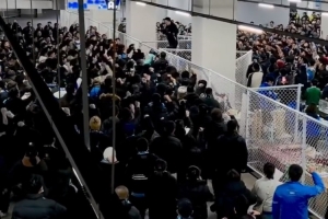 大连北看台晒球迷赛前热身视频:足球城的名字永不可替代