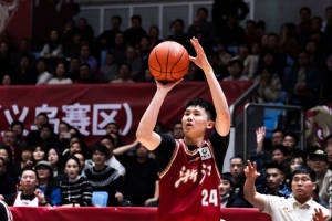 任重道远!李悦洲6中2拿到5分3板4助 有3失误&5犯离场