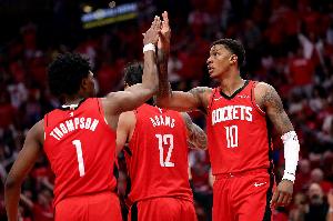 KD:阿门和小贾的表现对球队意味着很多 期待他们更上一层楼