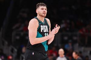 这赛季真打出来了!克林根过去五场:全部两双 三场砍下20+10