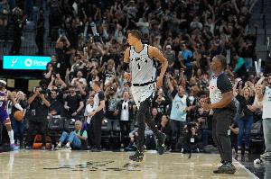 卡莱尔:篮球史上从未有过像文班这样攻防两端都有如此影响力球员