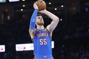 哈滕:大家毫无私心都时刻做好了上场准备 这让我们与众不同