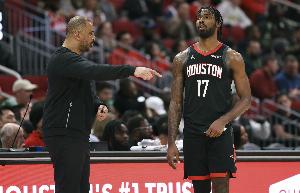 幸好没续约!伊森继续灾难发挥7投仅2中 关键时刻失误险葬送胜利